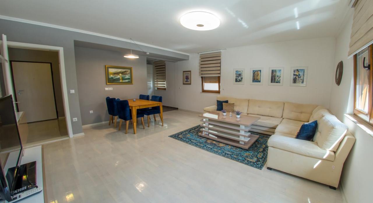 Apartment Light De Luxe - With Old Bridge View โมสตาร์ ภายนอก รูปภาพ