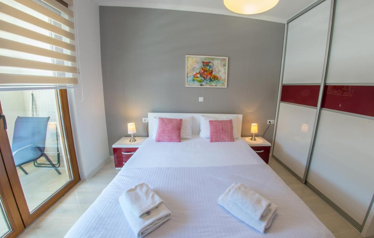 Apartment Light De Luxe - With Old Bridge View โมสตาร์ ภายนอก รูปภาพ