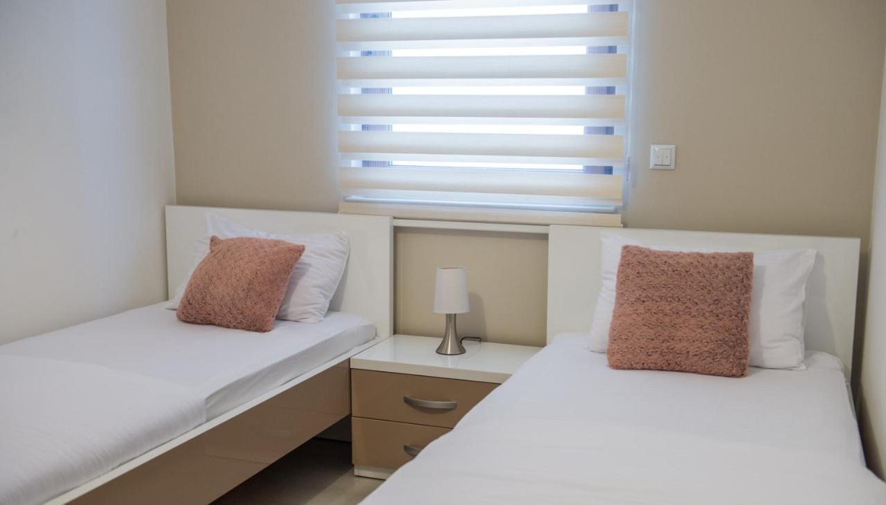 Apartment Light De Luxe - With Old Bridge View โมสตาร์ ภายนอก รูปภาพ