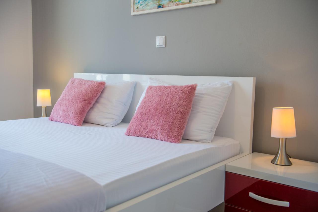 Apartment Light De Luxe - With Old Bridge View โมสตาร์ ภายนอก รูปภาพ